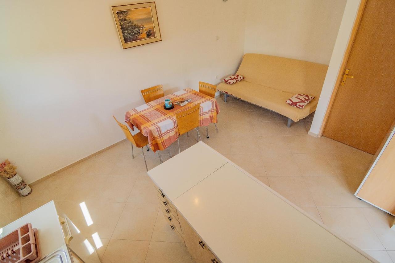 Apartment Dumicic 2 Mundanije ภายนอก รูปภาพ
