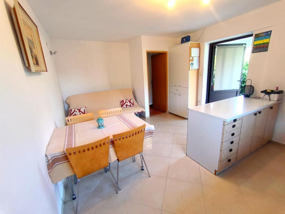 Apartment Dumicic 2 Mundanije ภายนอก รูปภาพ