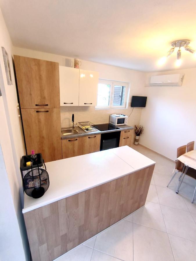 Apartment Dumicic 2 Mundanije ภายนอก รูปภาพ
